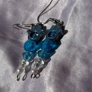 Hamsa hand earrings 💎💙